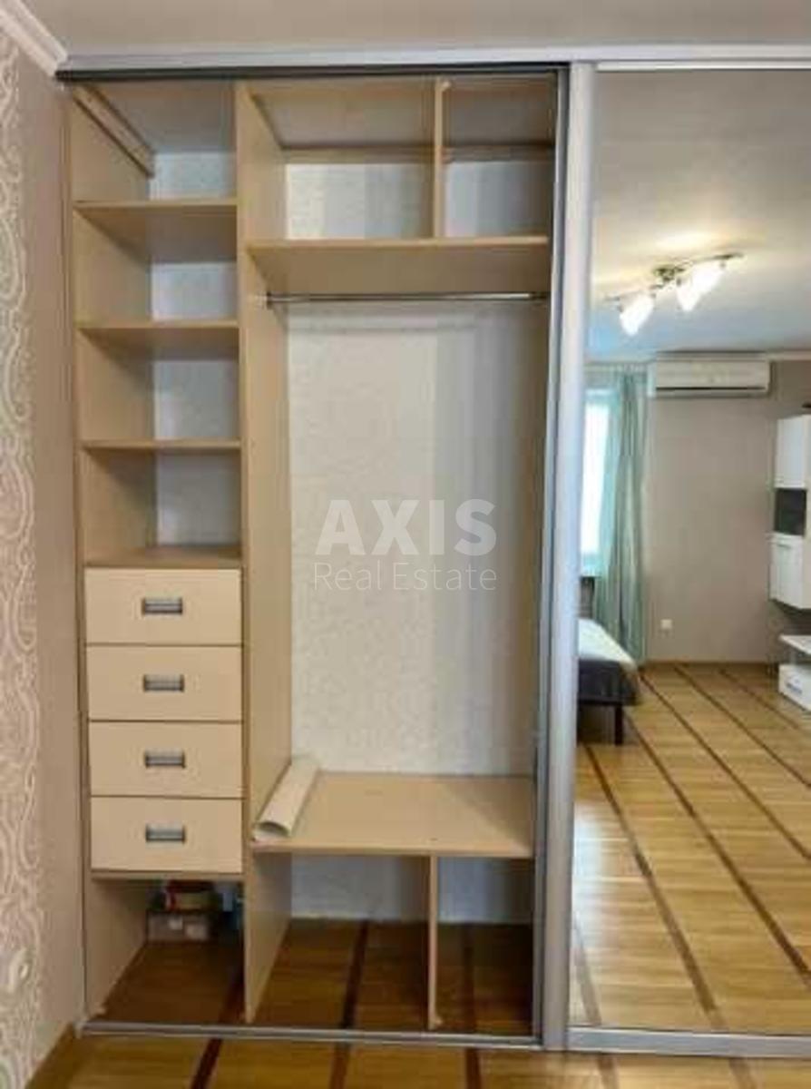 1k apartment vul. Ahmatovoi' Anny 71515
