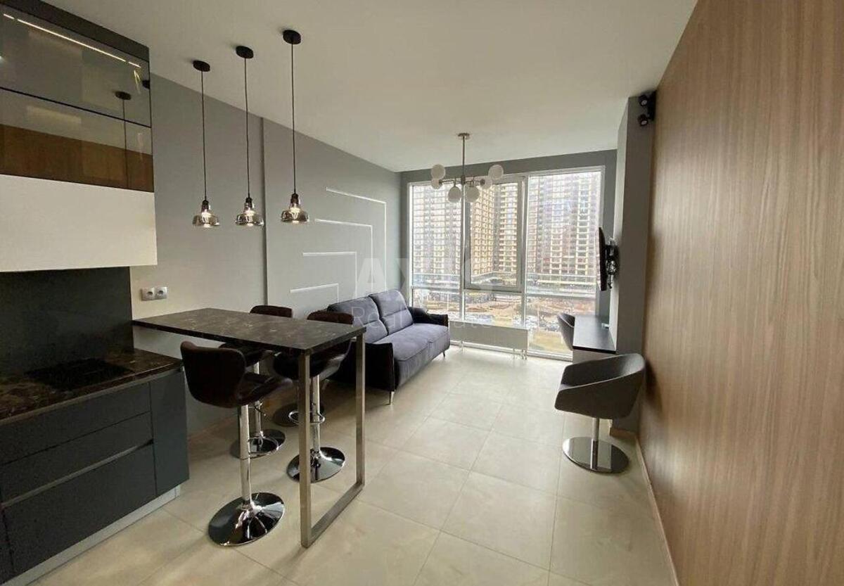 1k apartment vul. Bogatyrs'ka 6А
