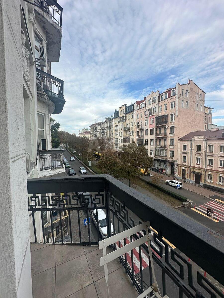 4k apartment vul. Antonovycha 8589777