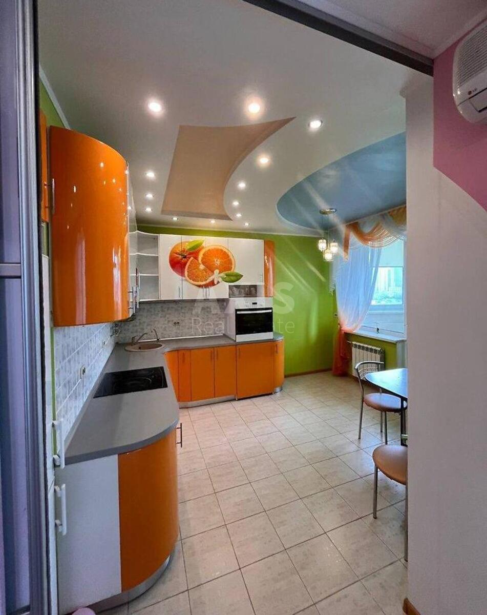 1k apartment prov. Feodosijs'kyj 140