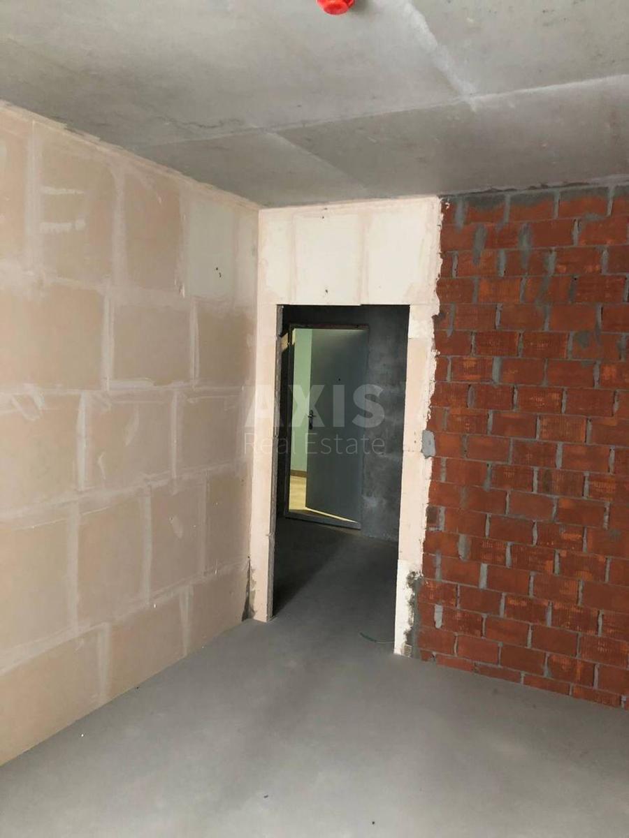 1k apartment vul. Revuc'kogo 400