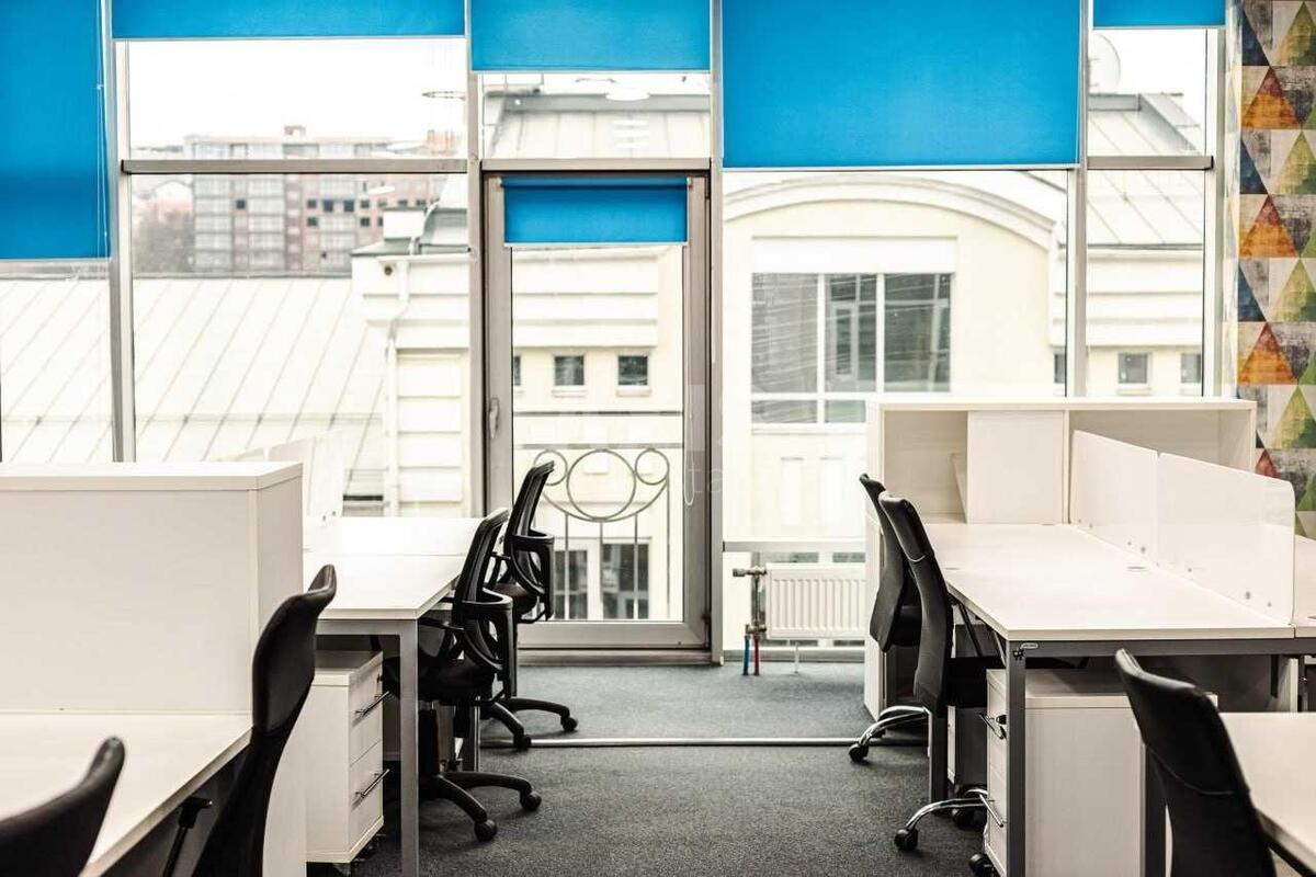 Office vul. Gajdara 58/10, 554m2