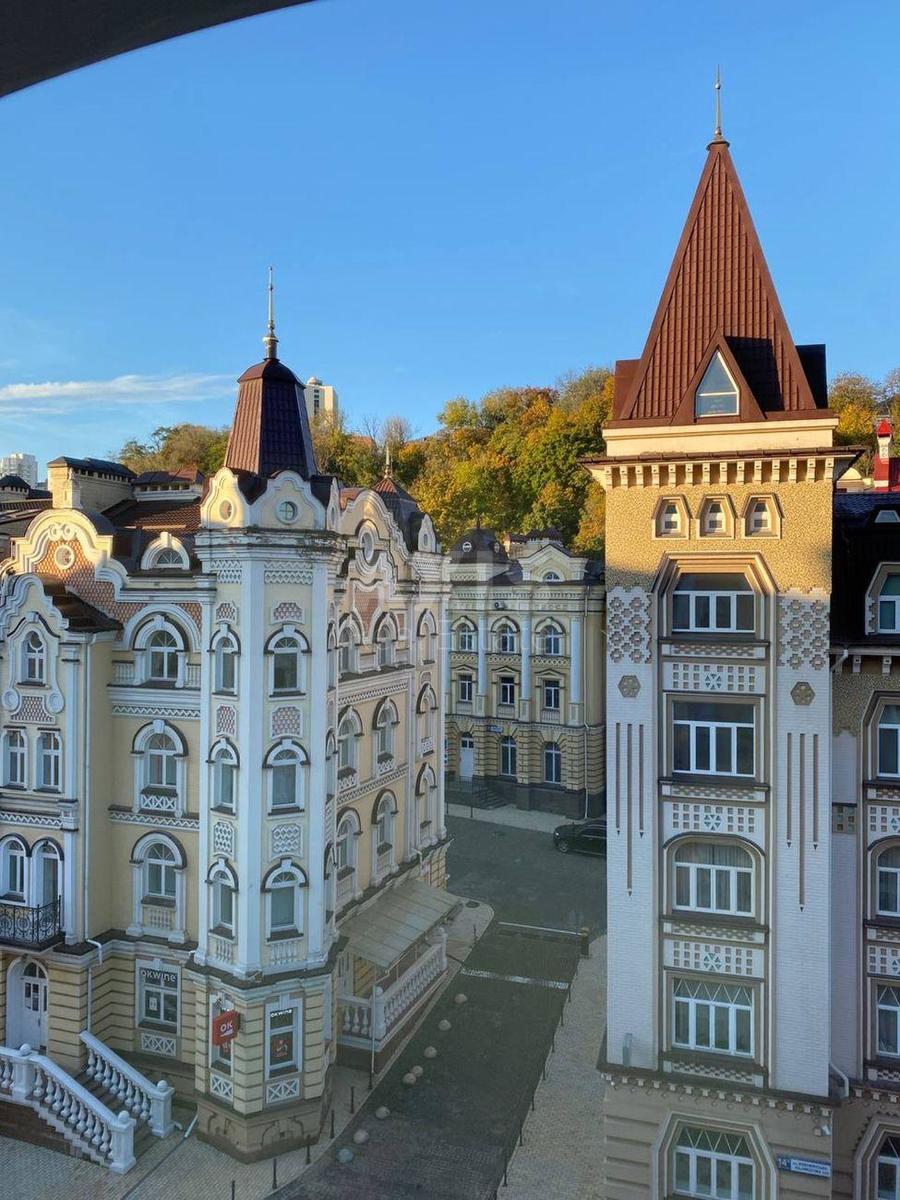 3k apartment vul. Vozdvyzhens'ka 225