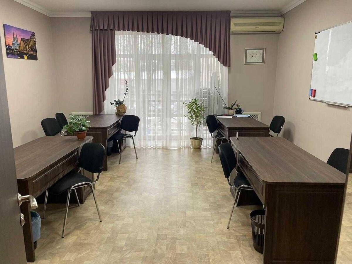 Office vul. Gusovs'kogo 11/11, 100m21