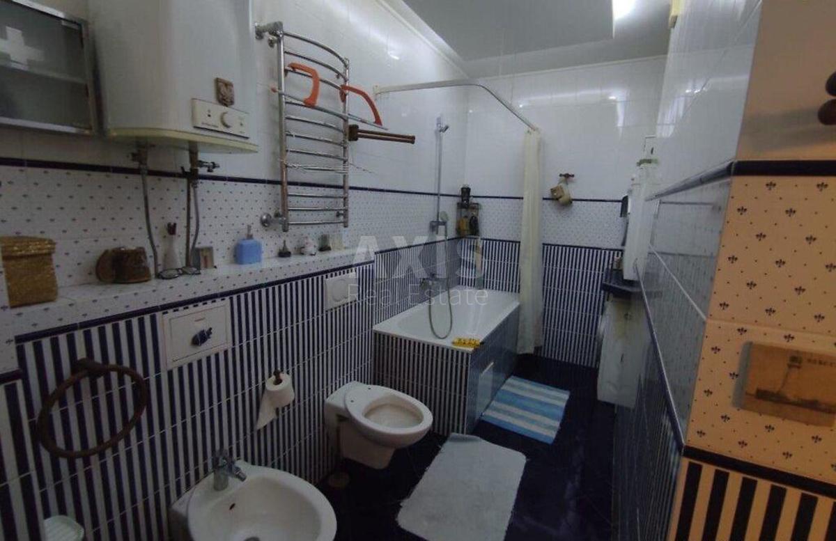 4k apartment vul. Ahmatovoi' Anny 13Д6
