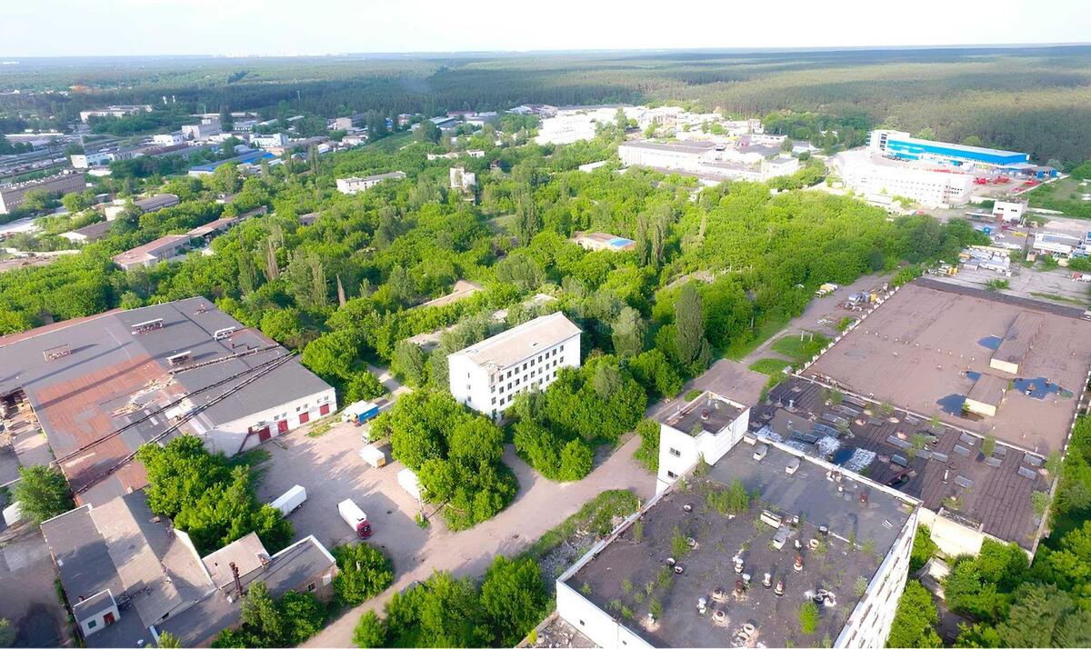 Об'єкт сервісу вул. Зрошувальна 5, 2500м2