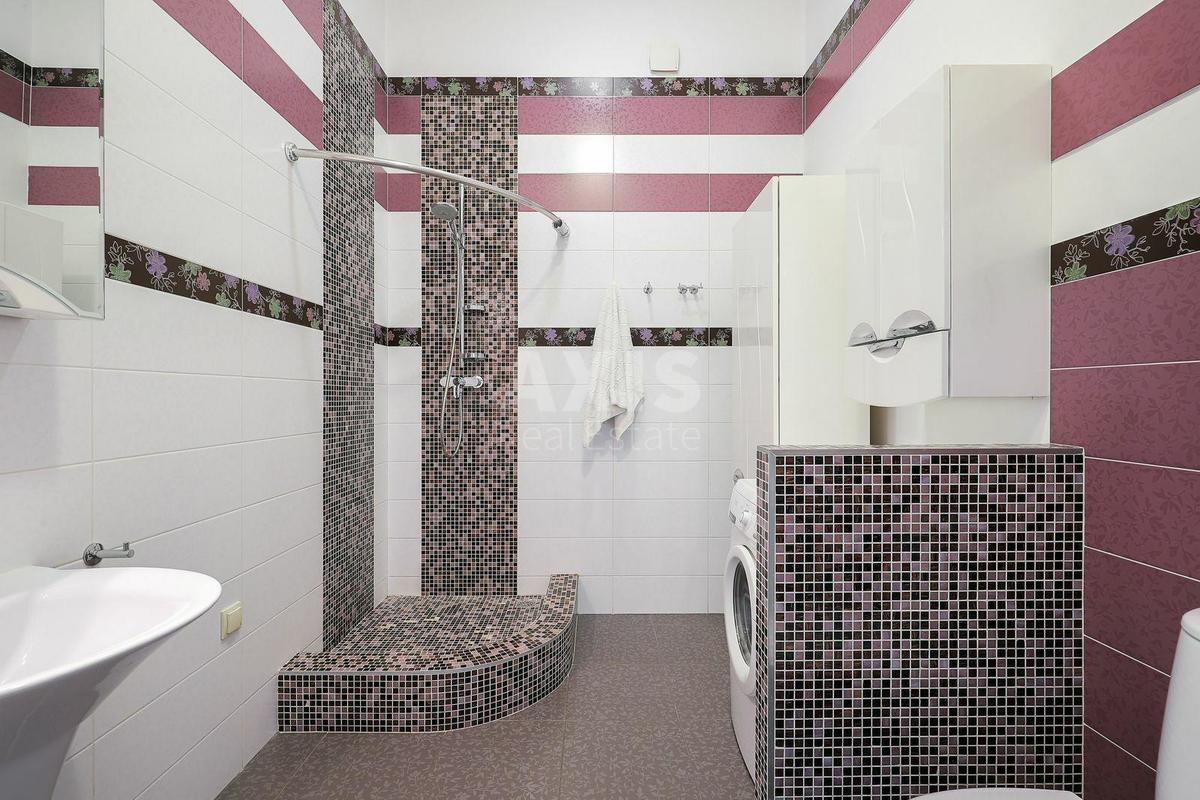 3k apartment vul. Vozdvyzhens'ka 4016