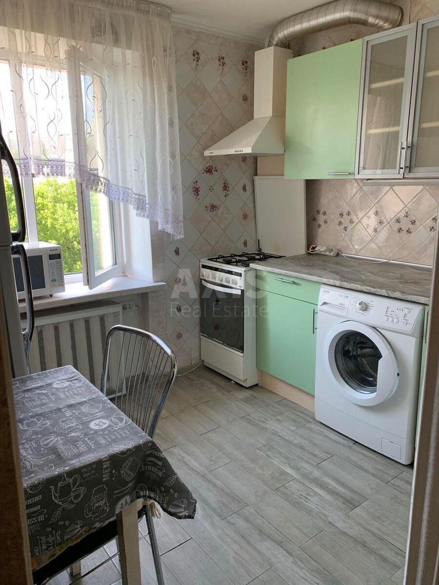 2k apartment vul. Myhajla Maksymovycha 24