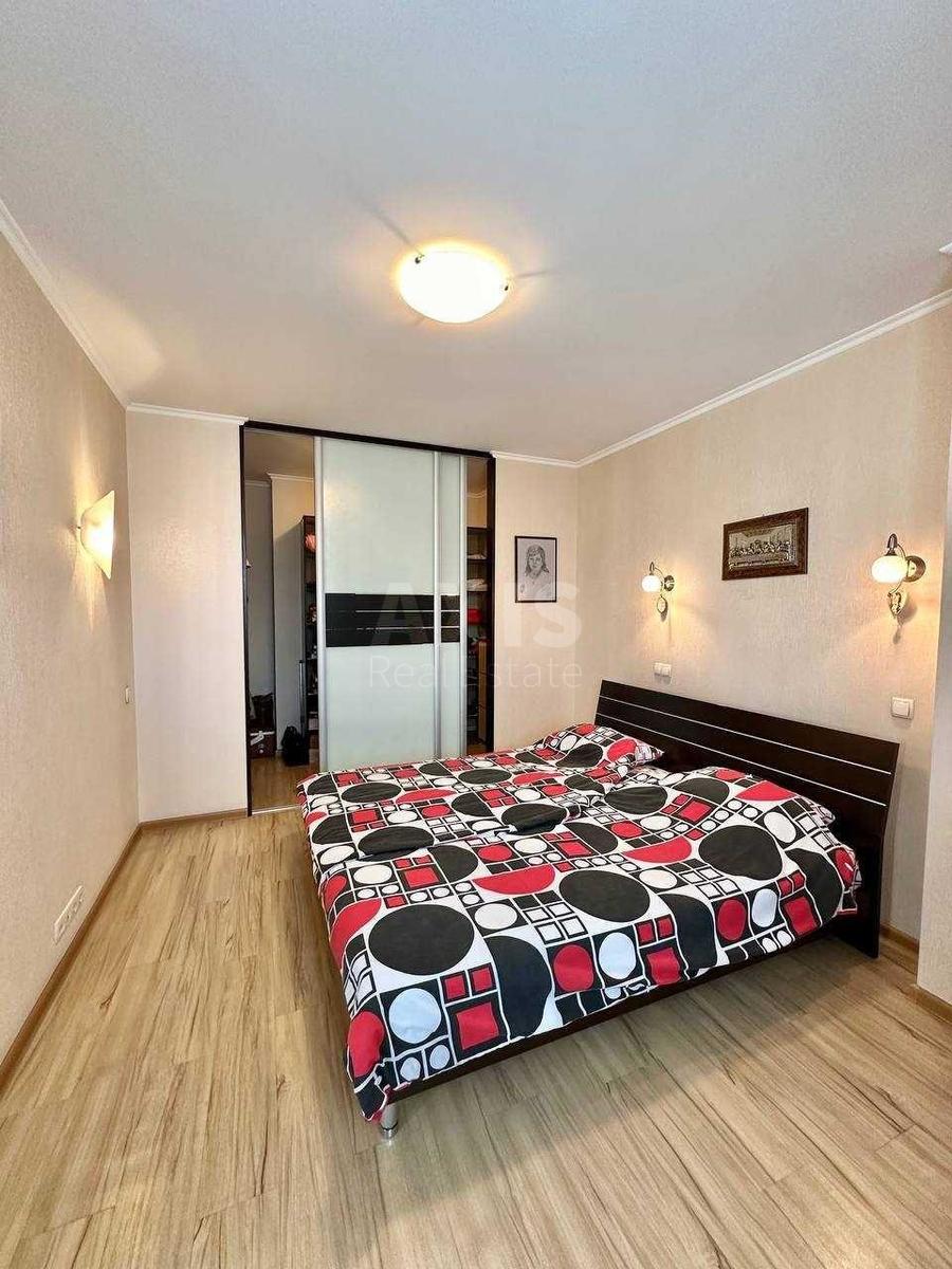 3k apartment vul. Shums'kogo Jurija 1А6