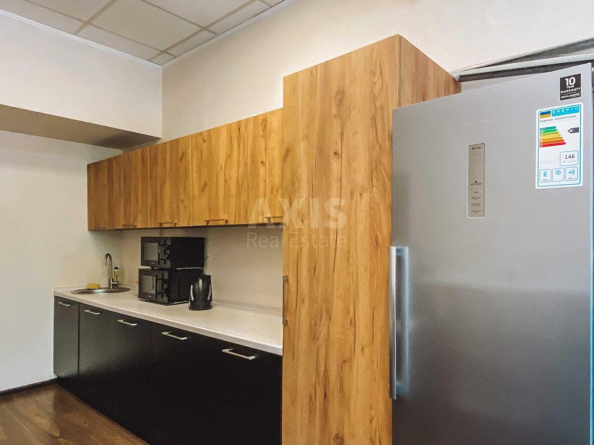 Office vul. Kutuzova 13, 222m25