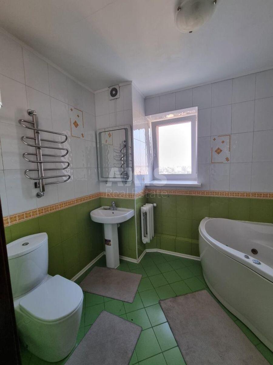 3k apartment vul. Ahmatovoi' Anny 136118013