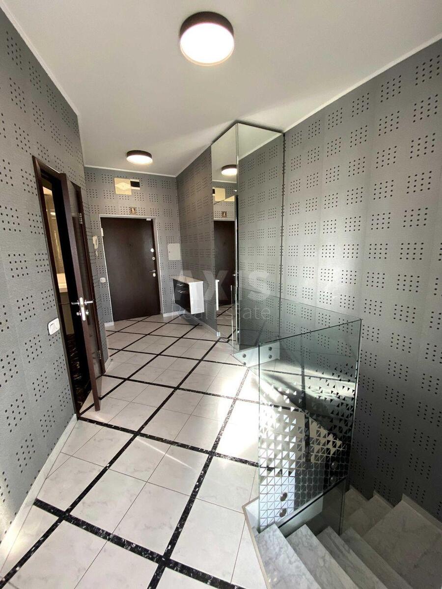 3k apartment vul. Pidvysoc'kogo Profesora 6В3