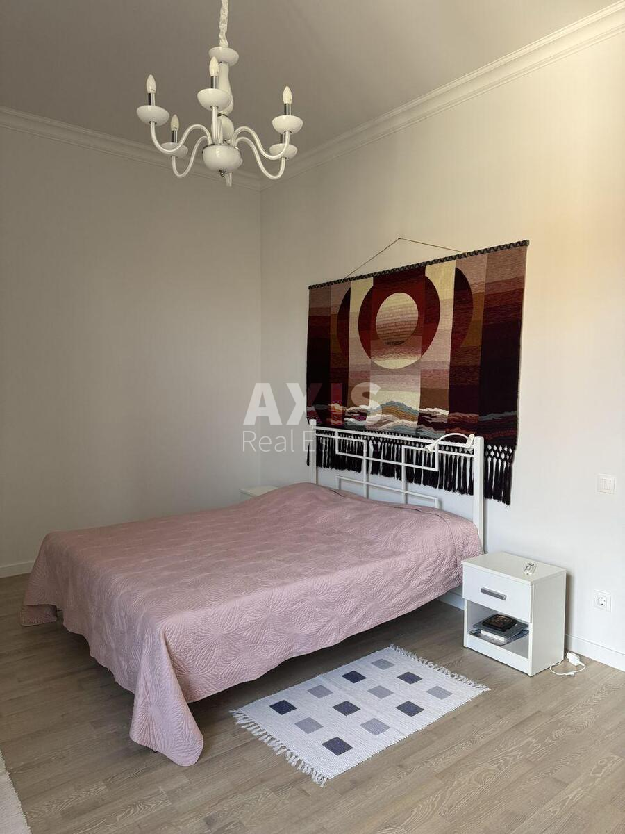 4k apartment vul. Kost'ol'na 15594406