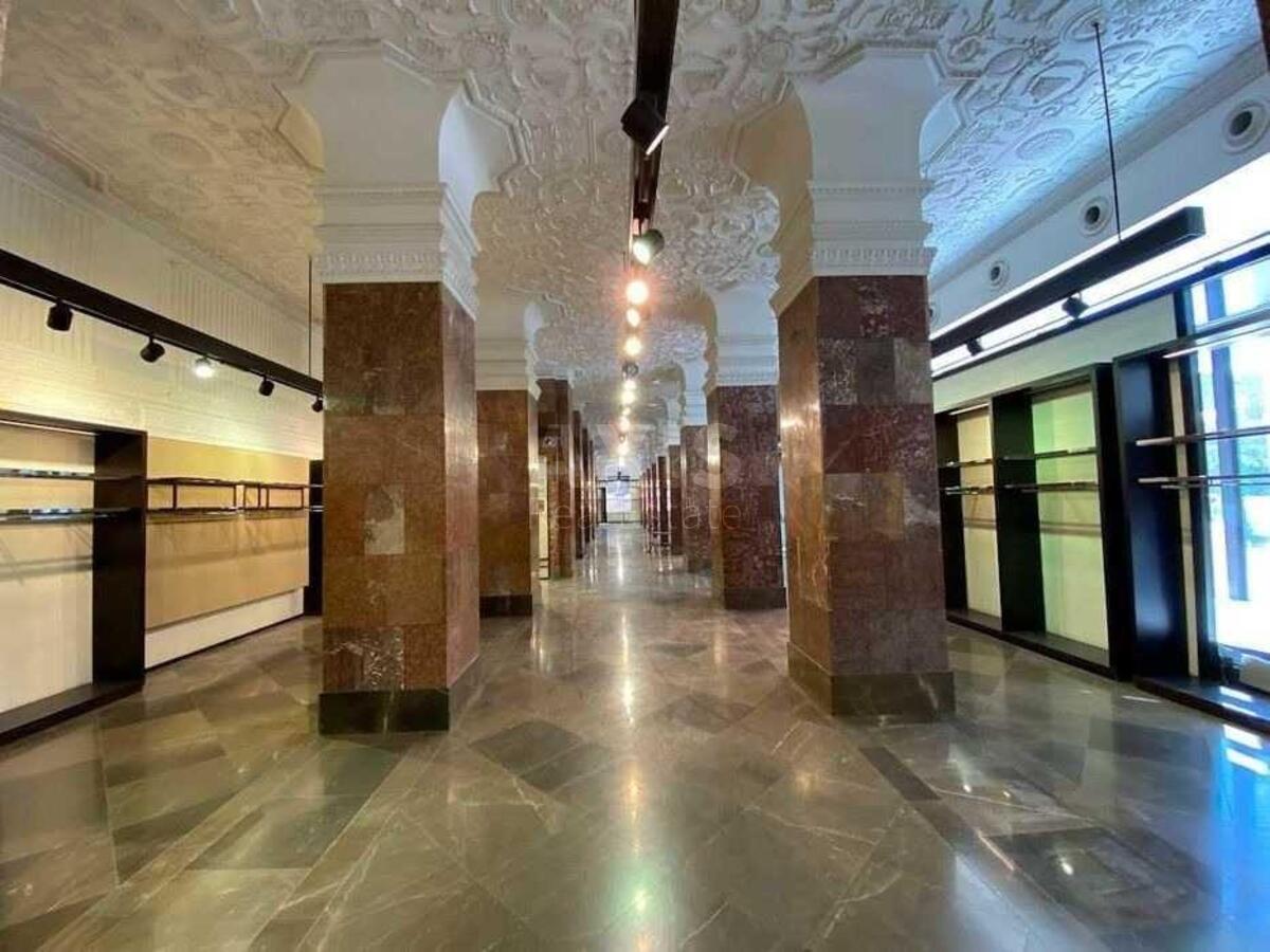Объект торговли ул. Крещатик 23, 2000м2621362