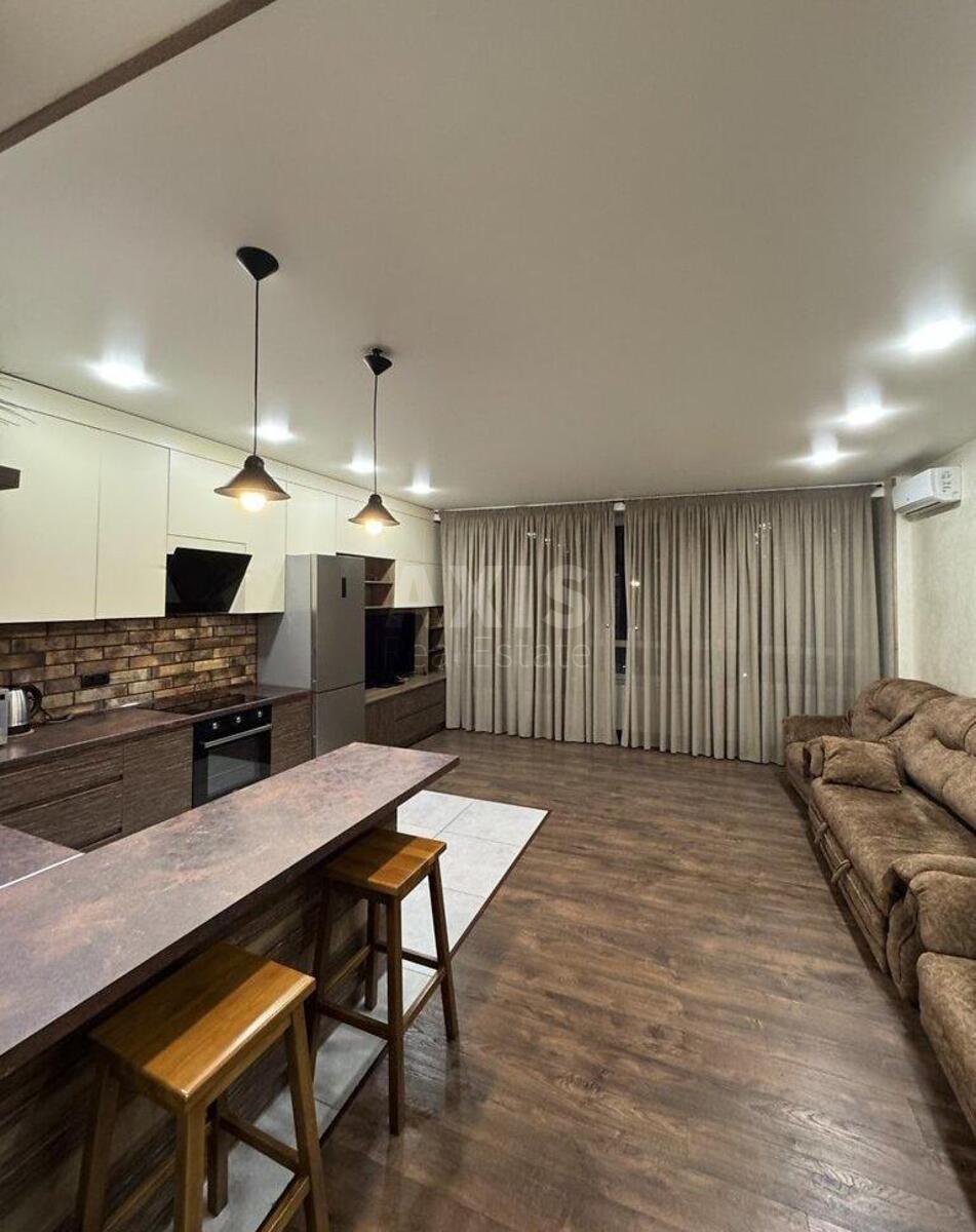 2k apartment vul. Glybochyc'ka 13/32