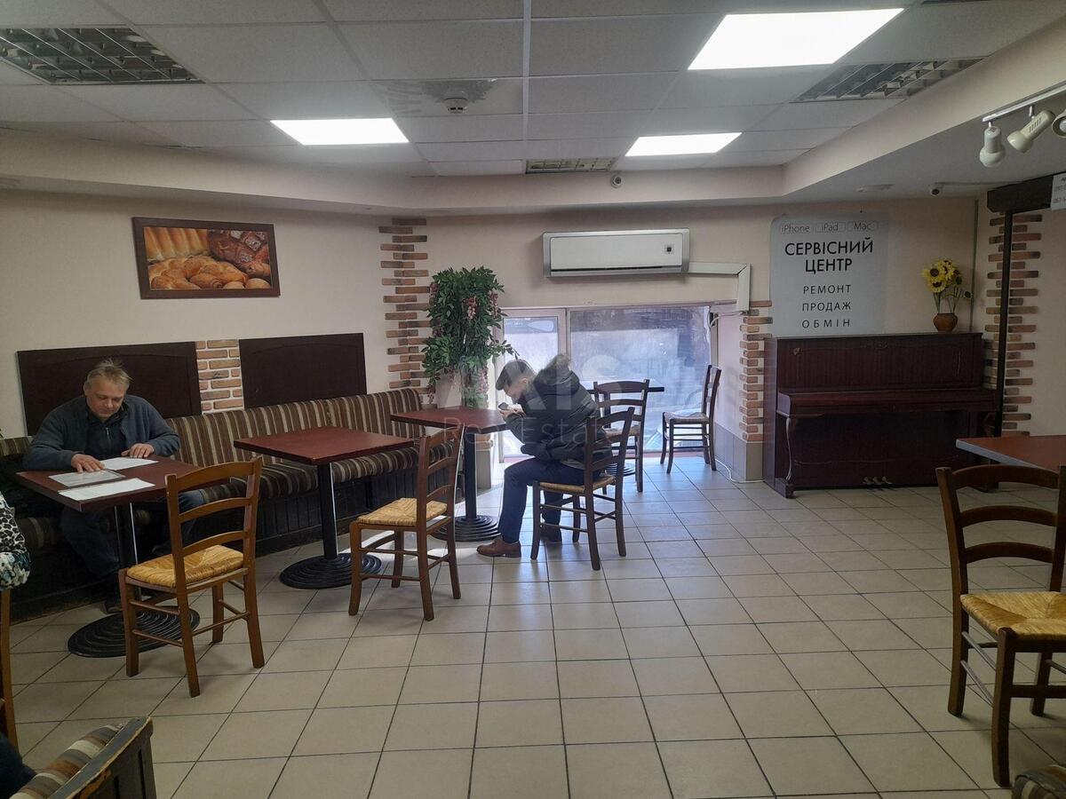 Trade object vul. Volodymyrs'ka 40/2, 25m20