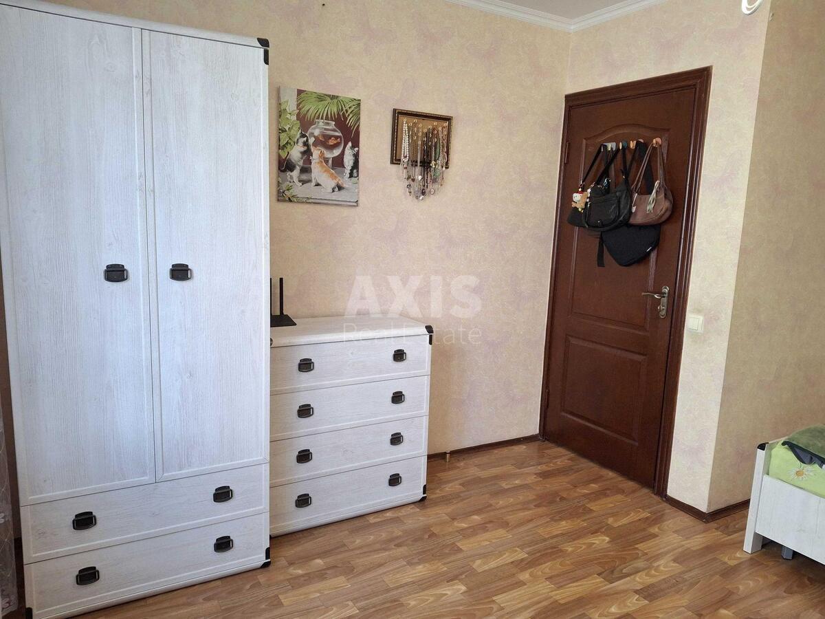 3k apartment vul. Bal'zaka Onore de 4А7