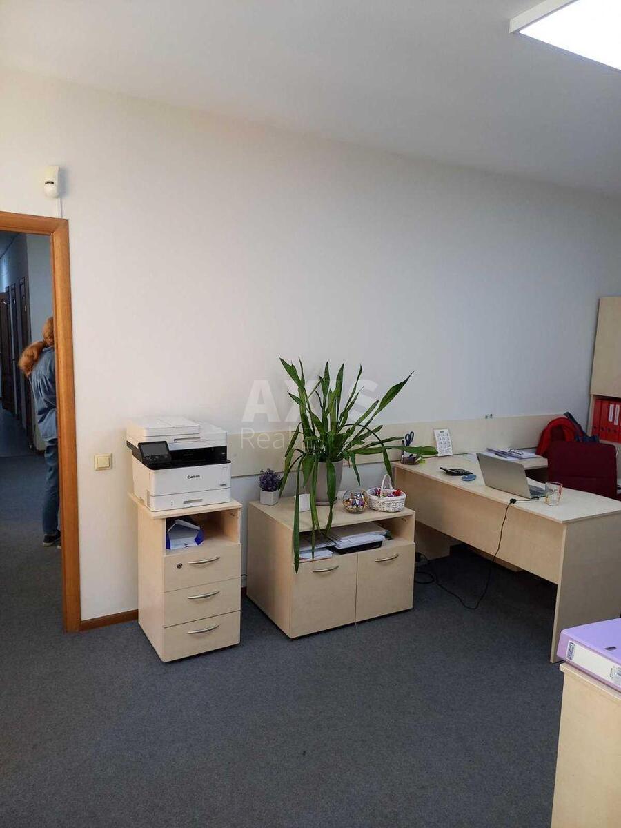 Office prov. Jaroslavs'kyj 7/9, 155m26