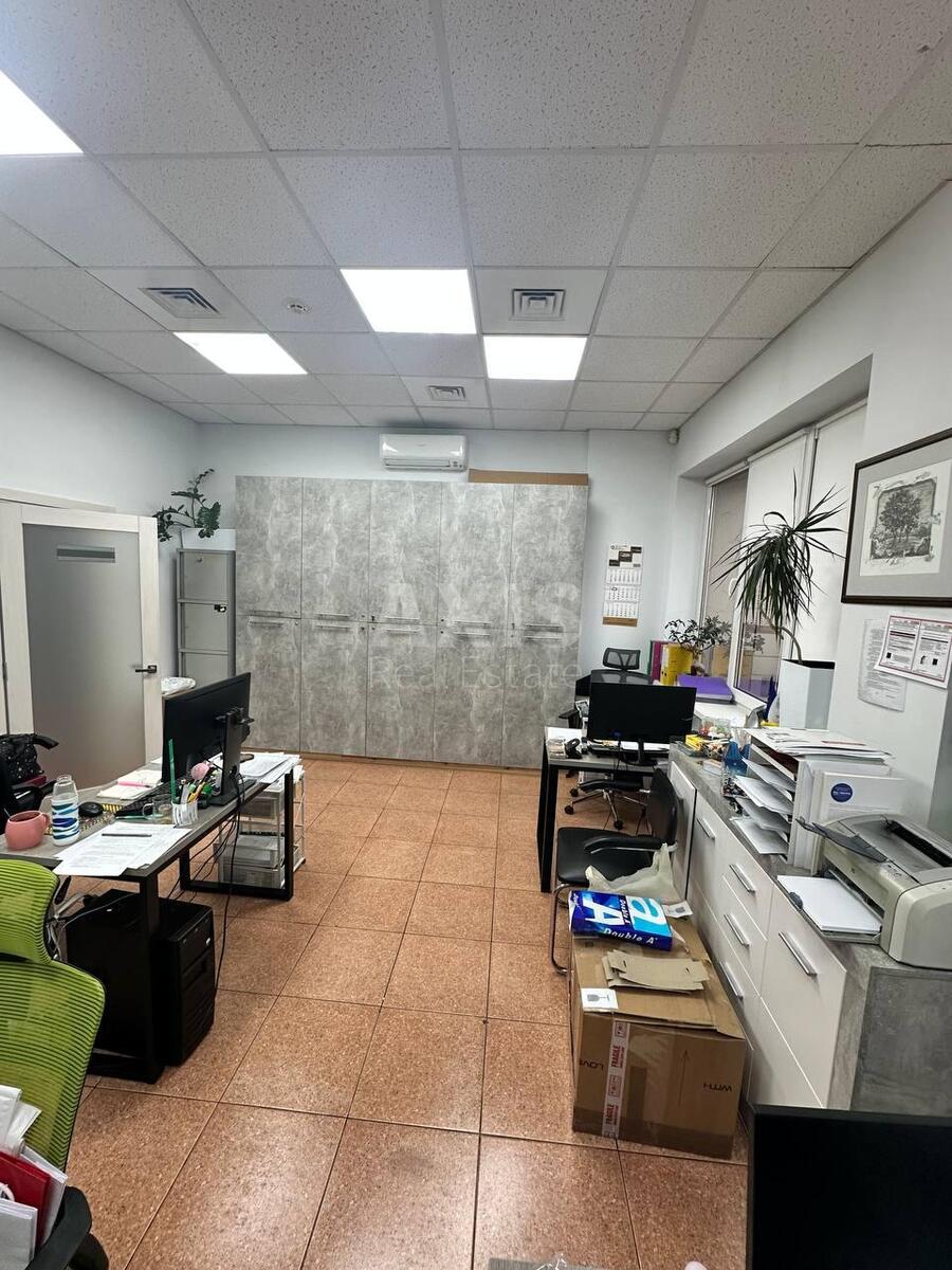 Office vul. Verhnij Val 72, 35m20