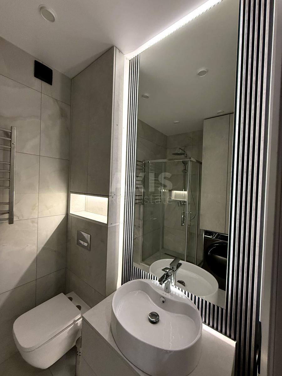 1k apartment vul. Saljutna 2Б610847