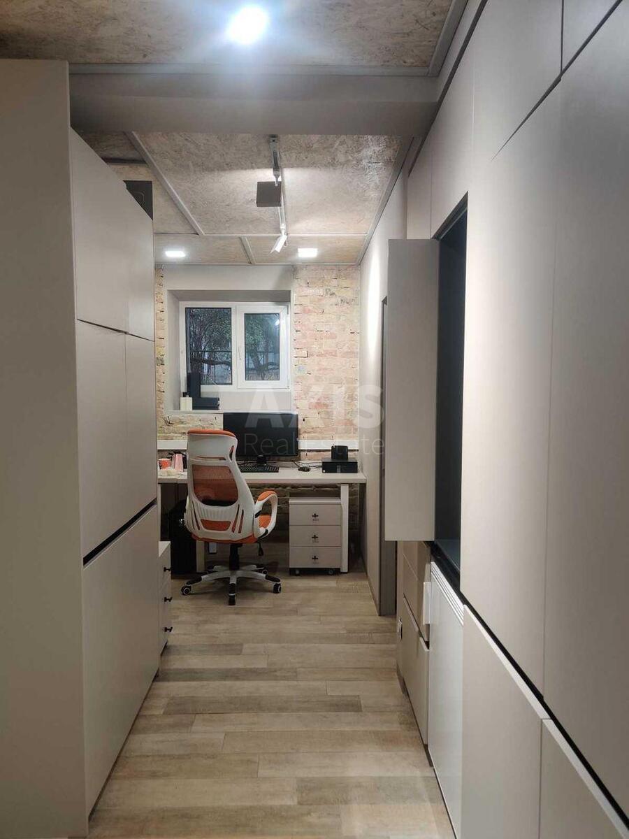 Office uzv. Klovs'kyj 7, 24m2