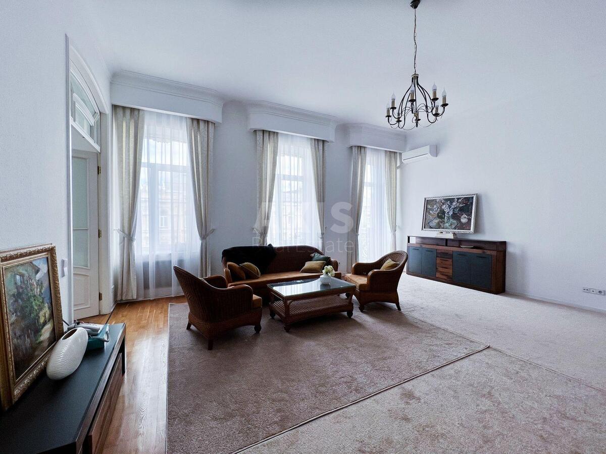 4k apartment vul. Hmel'nyc'kogo Bogdana 330