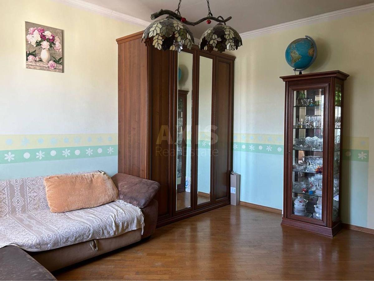 3k apartment vul. Vvedens'ka 10