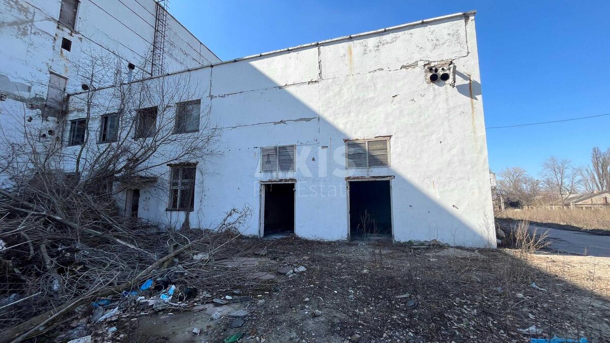 Service object vul. Zroshuval'na 5, 1500m22