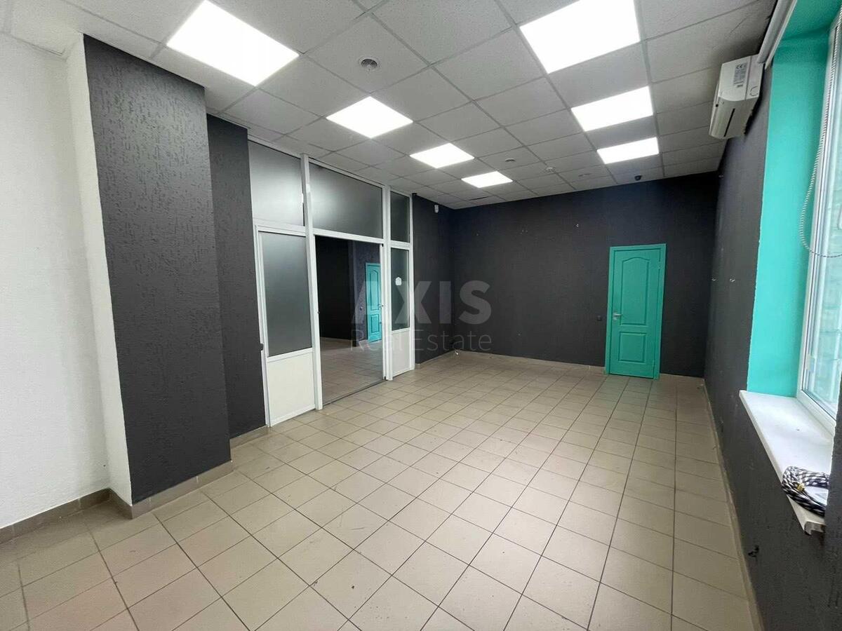 Trade object nab. Dniprovs'ka 19А, 72m23