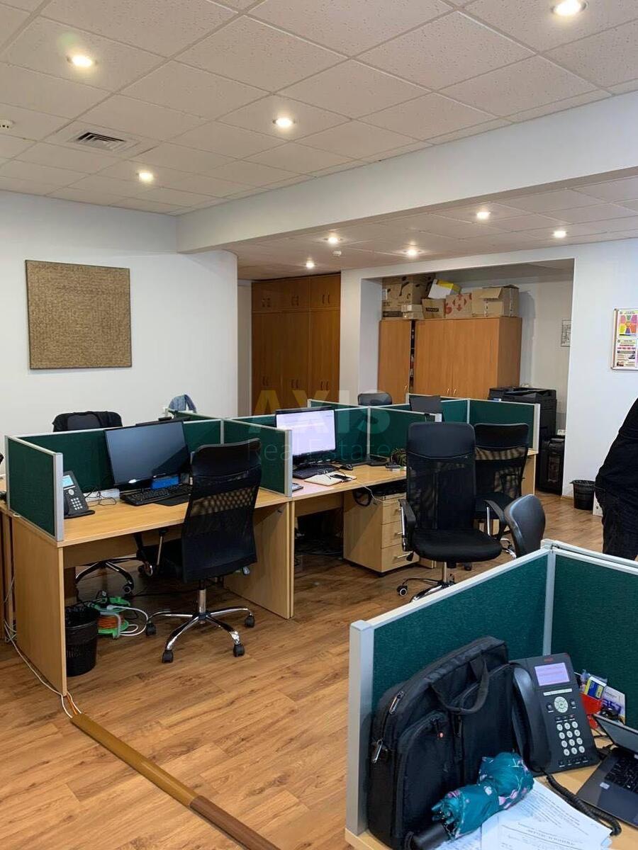 Office vul. Gonchara Olesja 41, 385m23