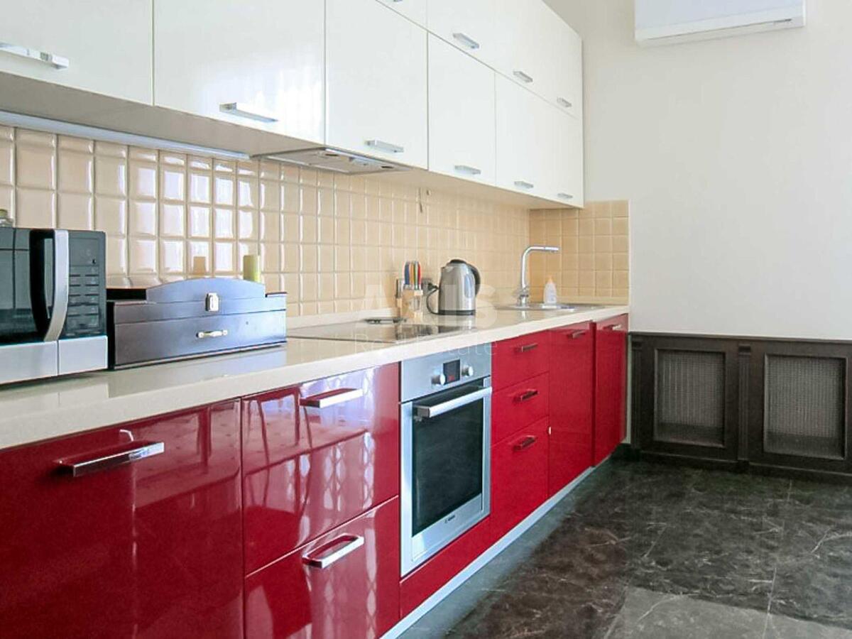 3k apartment vul. Irynyns'ka 5/24
