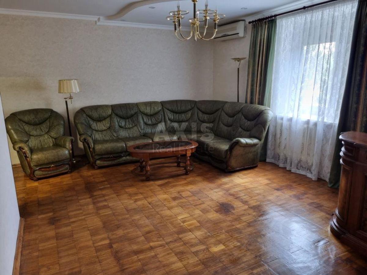 3k apartment vul. Slavgorods'ka 4