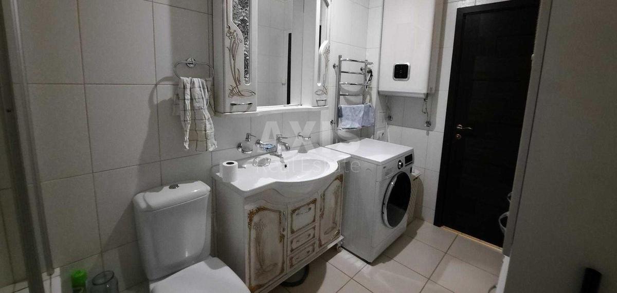 2k apartment vul. Myhajla Maksymovycha 3Г6