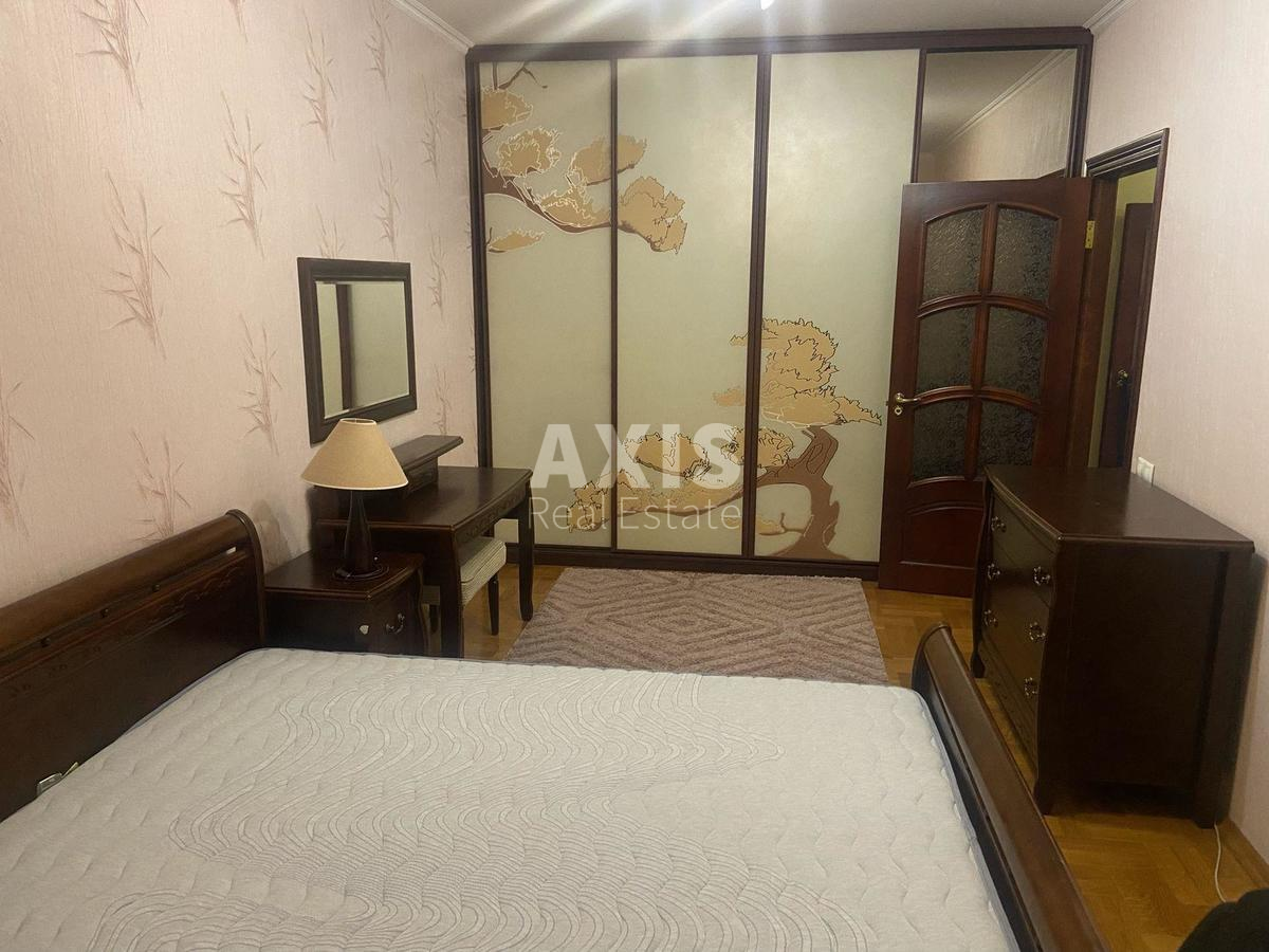 2к квартира вул. Салютна 2, корп. 5