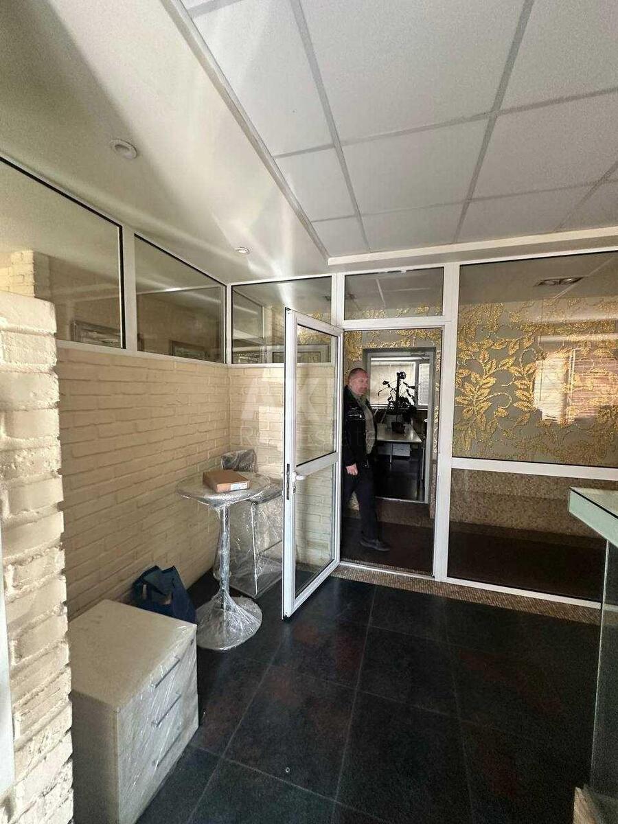 Office vul. Vyborz'ka 89А, 230m22