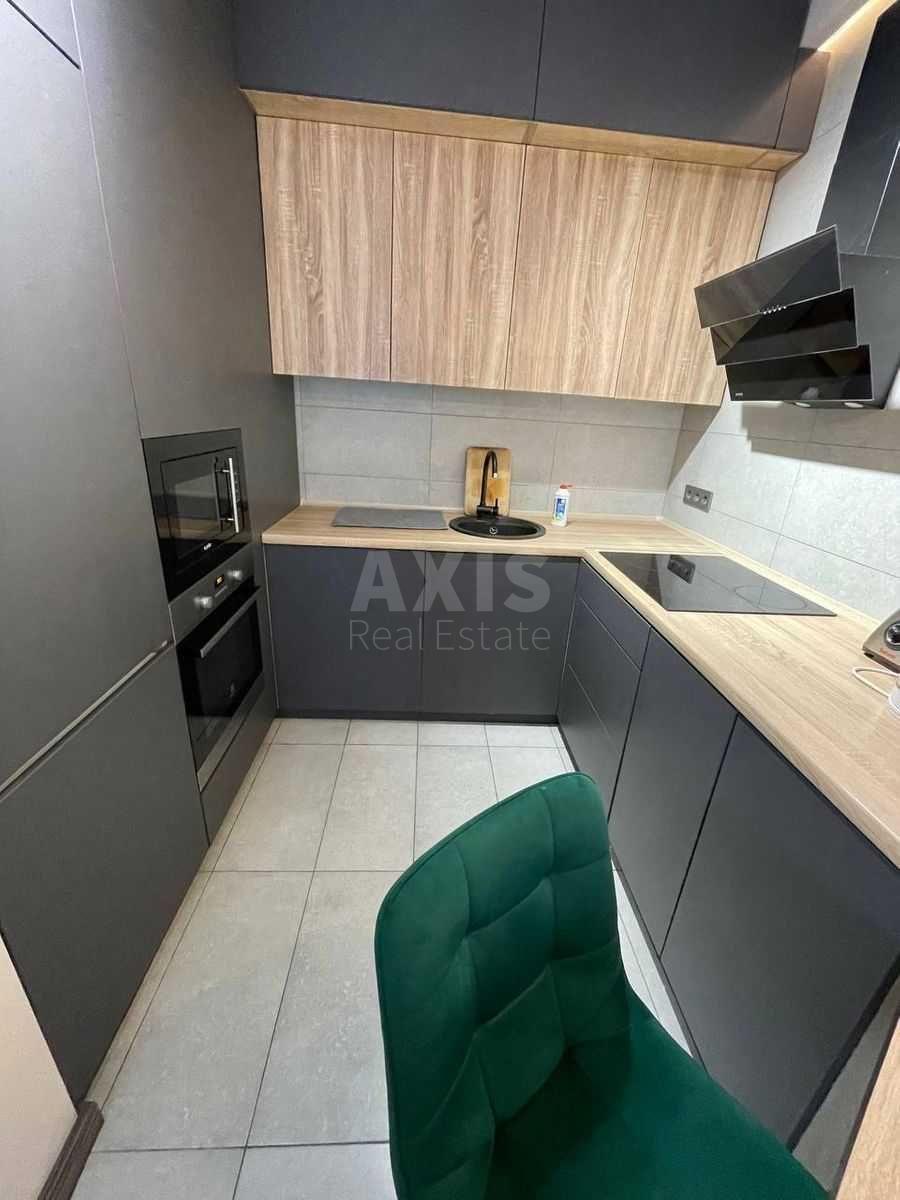 2k apartment vul. Myhajla Maksymovycha 244