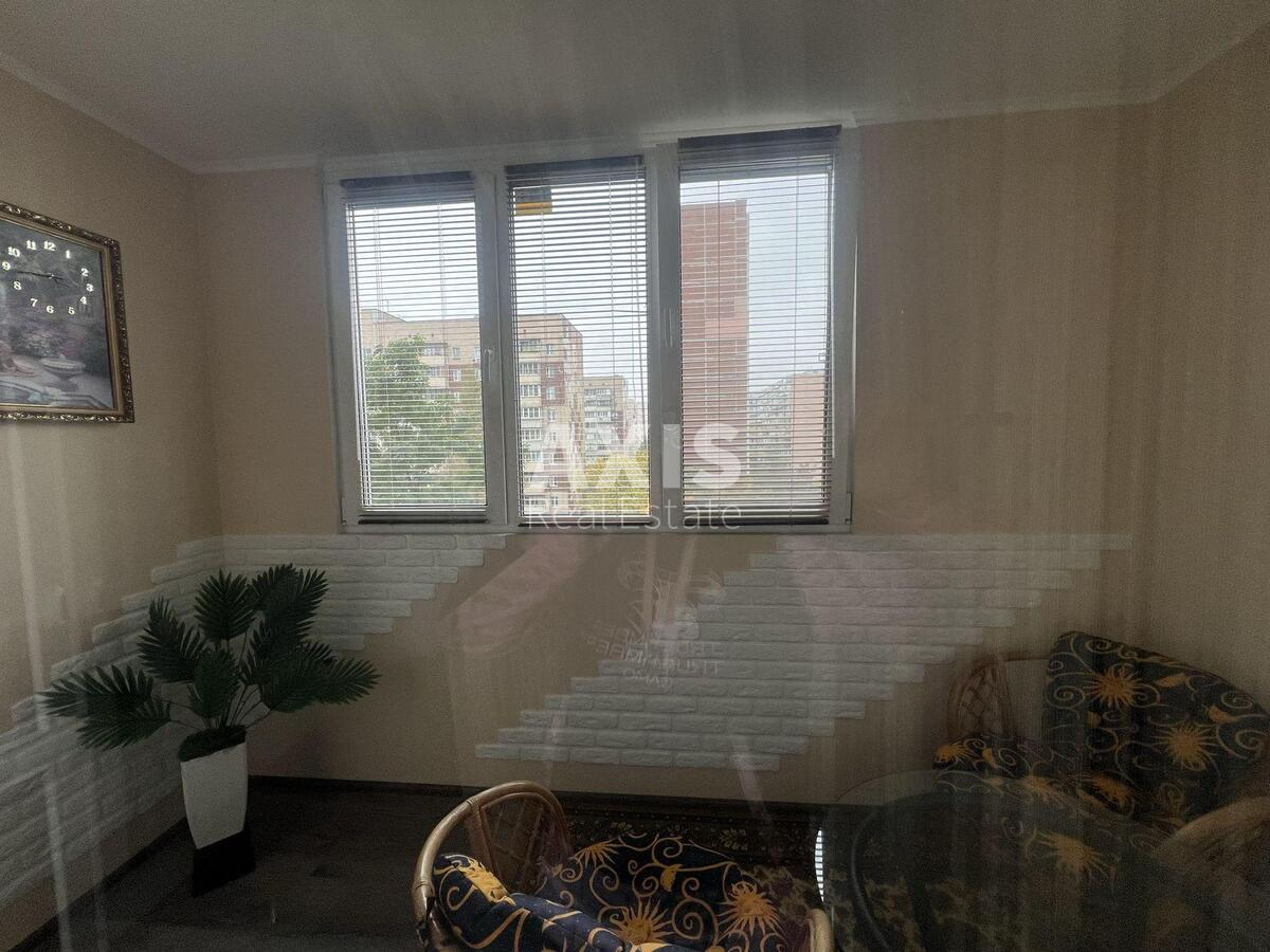 2k apartment pr-t Chervonoyi Kalyny 4В610826