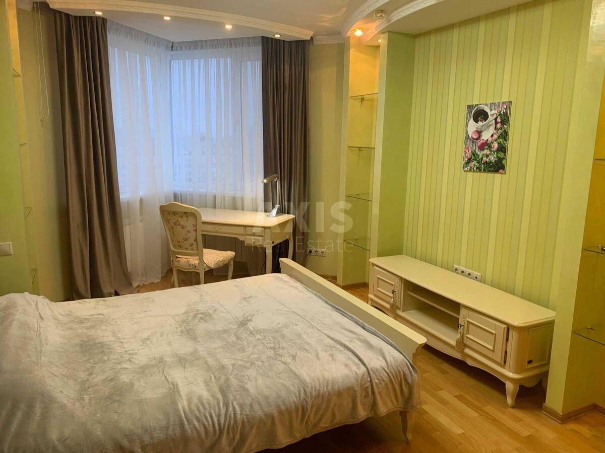 4k apartment vul. Sribnokil's'ka 1618209