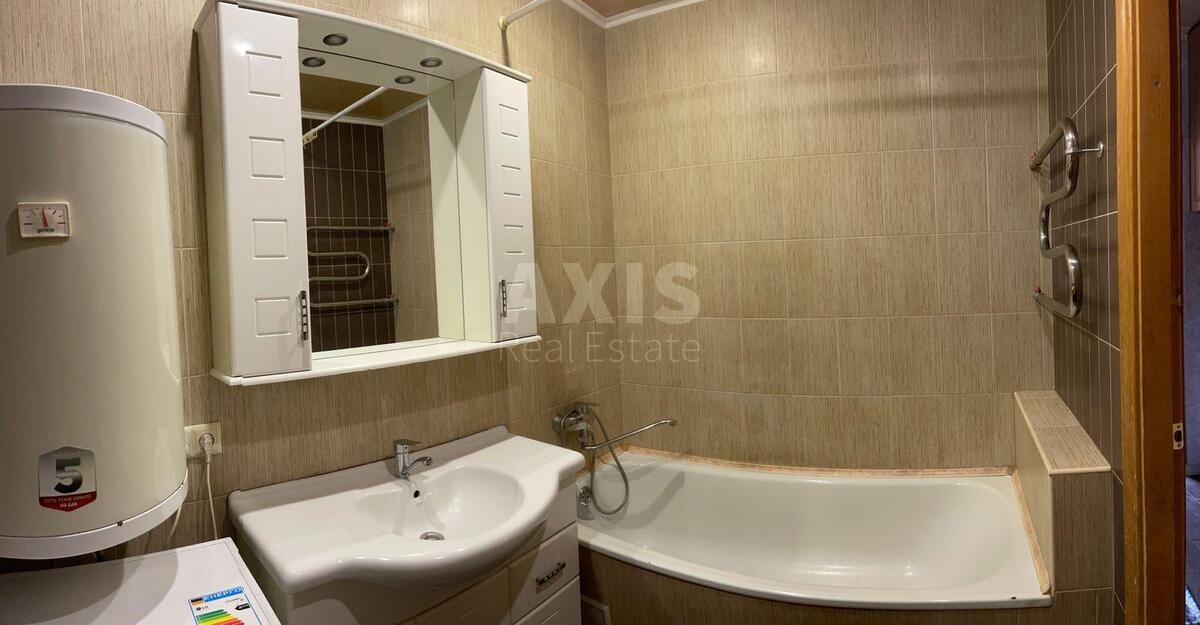 2к квартира ул. Драгоманова 12А7