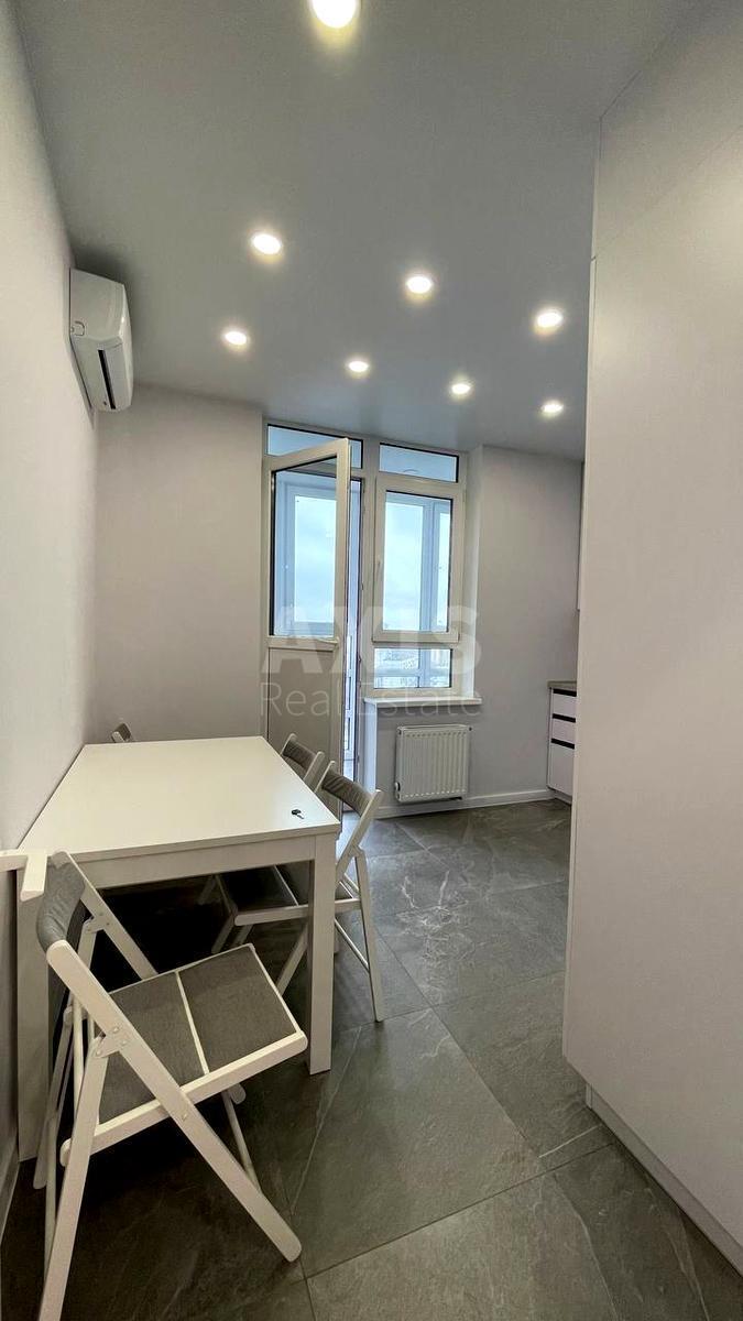 2к квартира ул. Бережанская 15636409