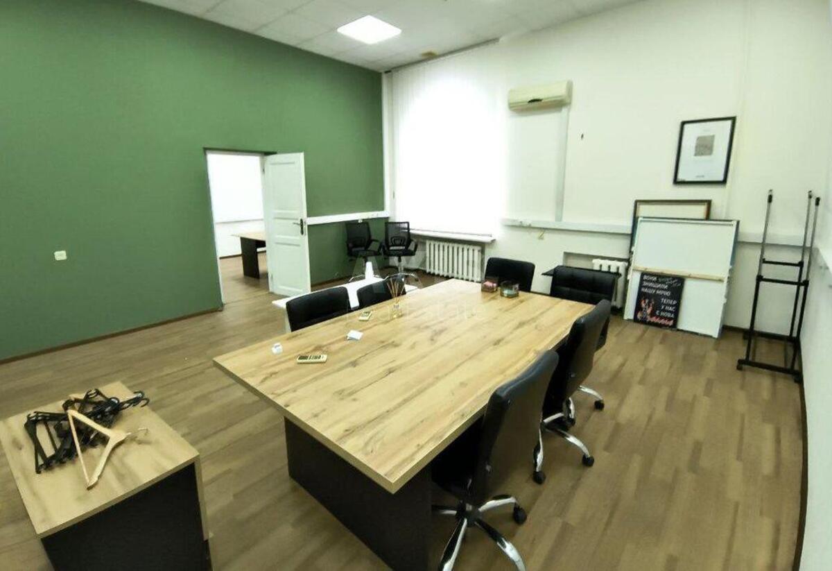 Office vul. Sichovyh Stril'civ 77, 143m2