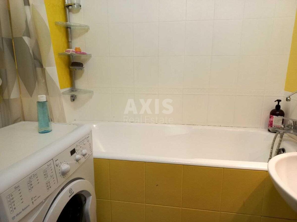 2k apartment vul. Mykytenka Ivana 2711