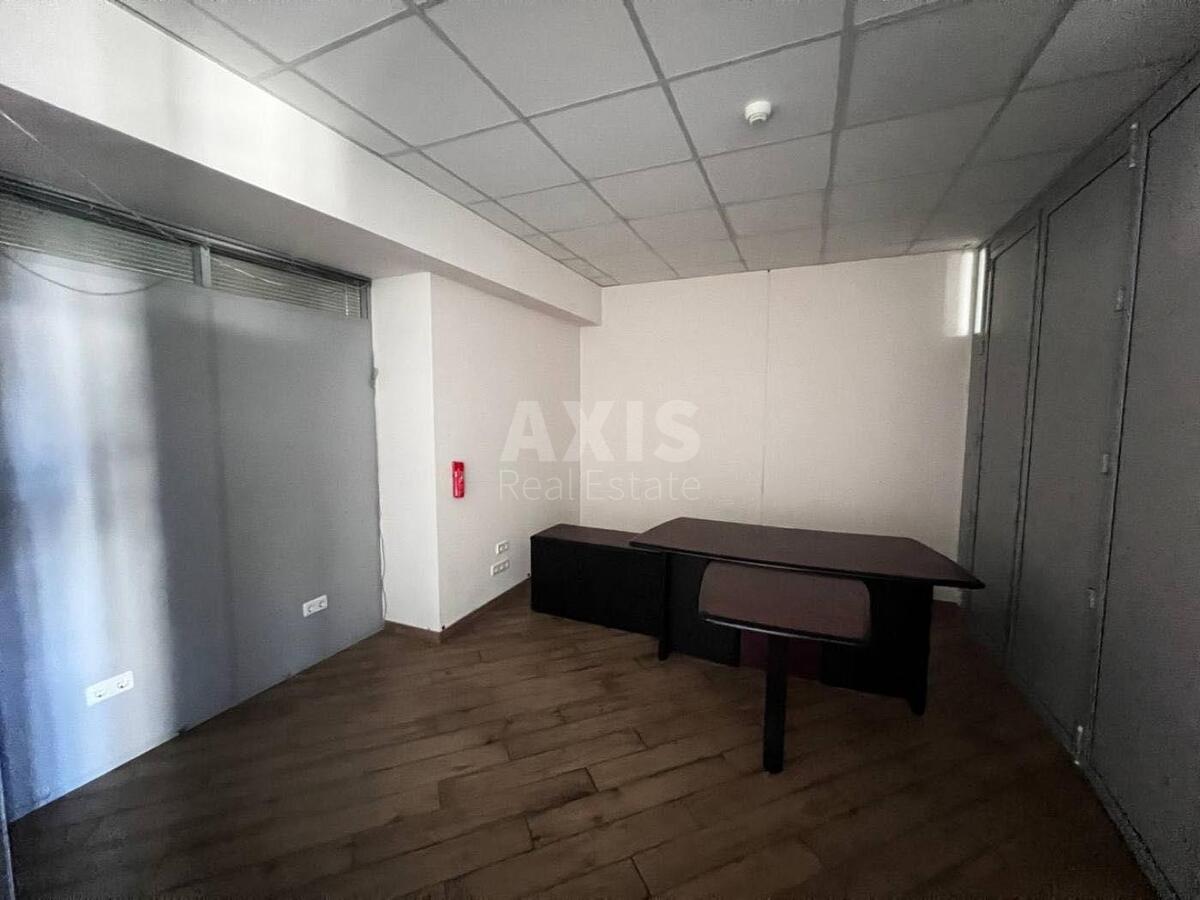 Office vul. Borychiv Tik 30, 350m28