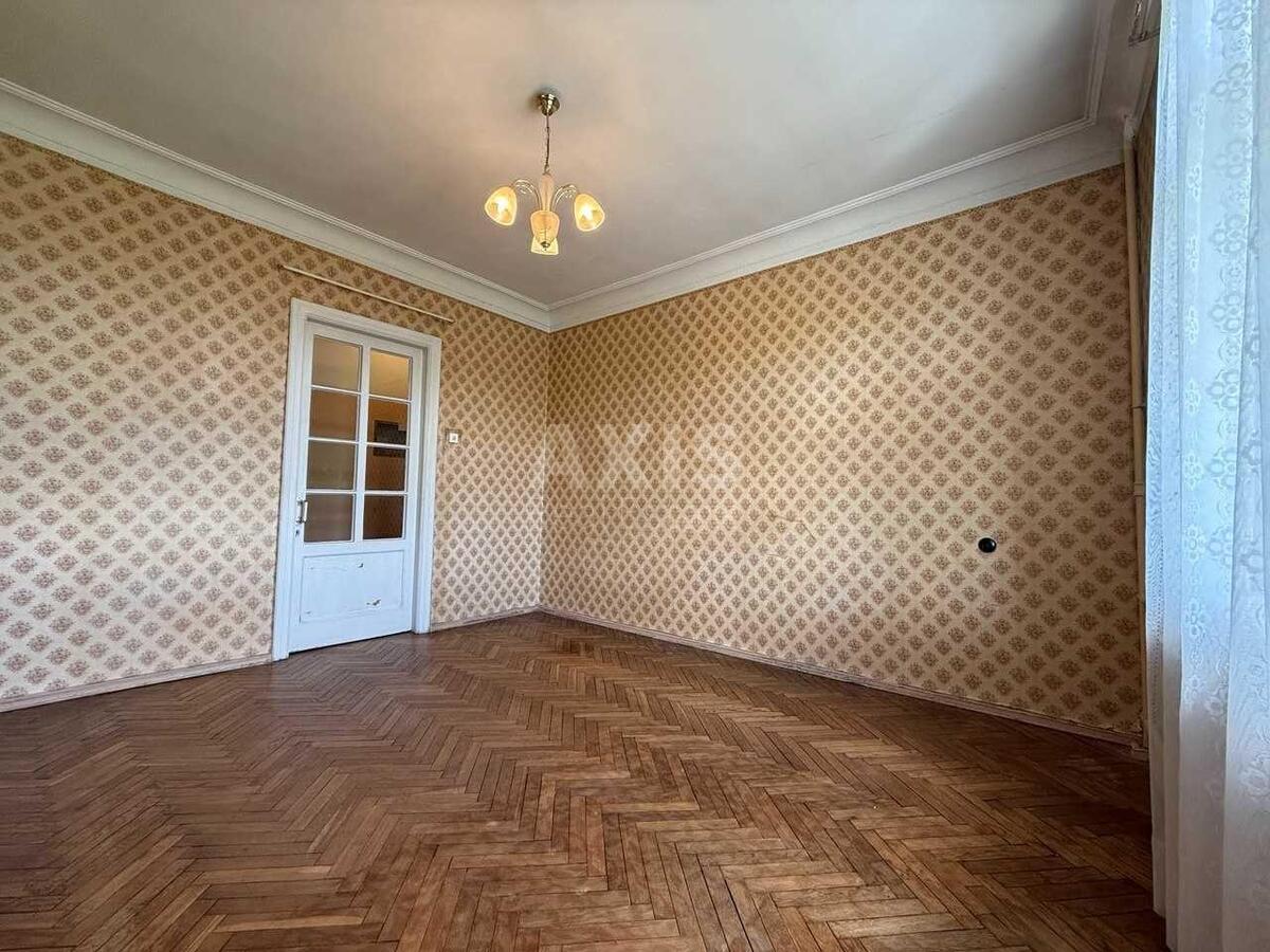 3k apartment vul. Lavrs'ka 67