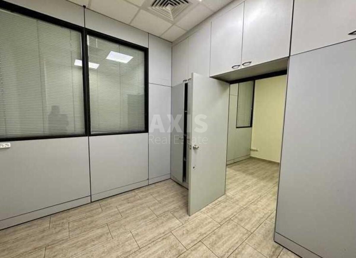 Office vul. Novokostjantynivs'ka 13/10, 761m2588695