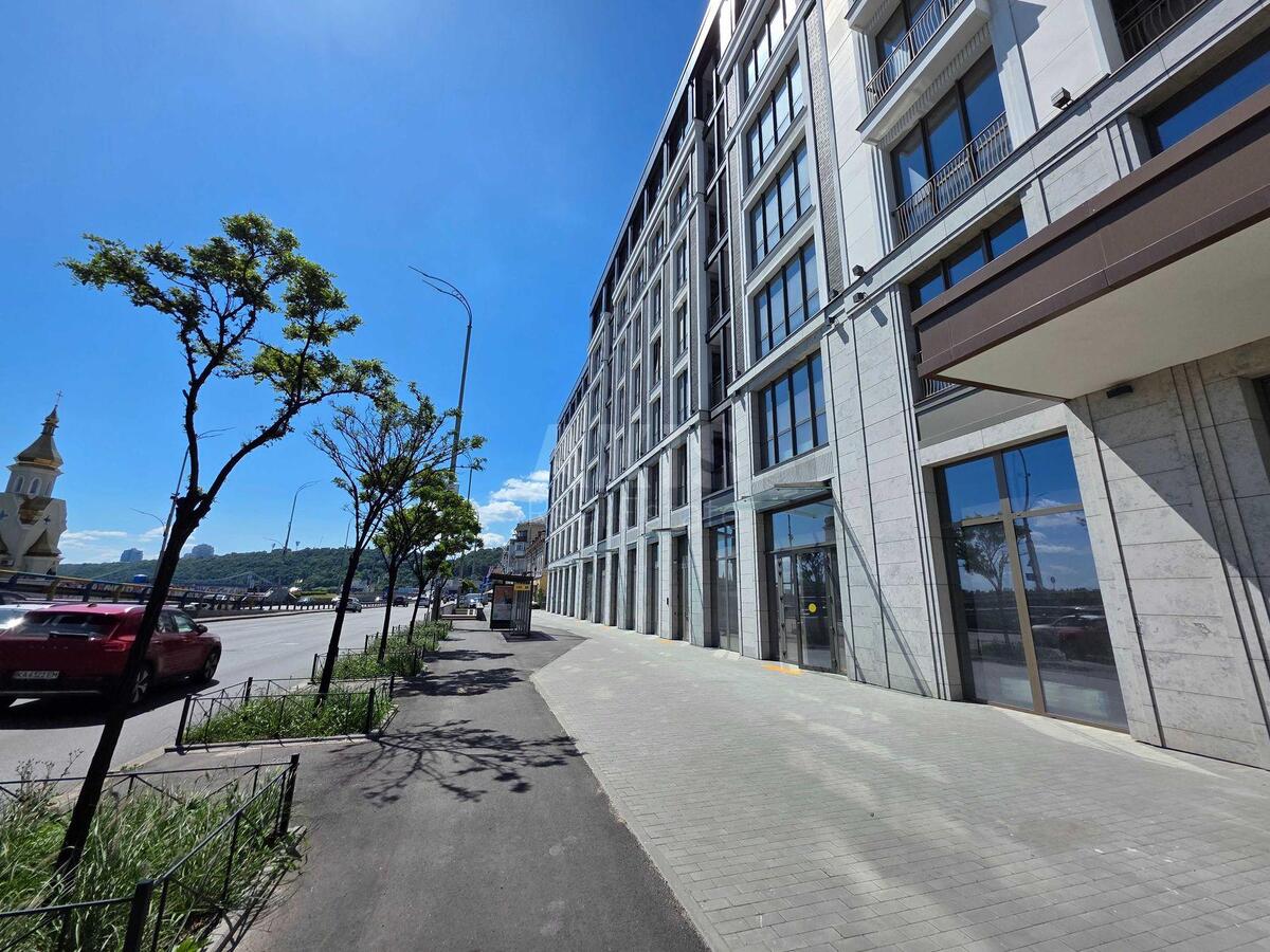 Trade object vul. Naberezhno-Hreshhatyc'ka 21, 124m2590950
