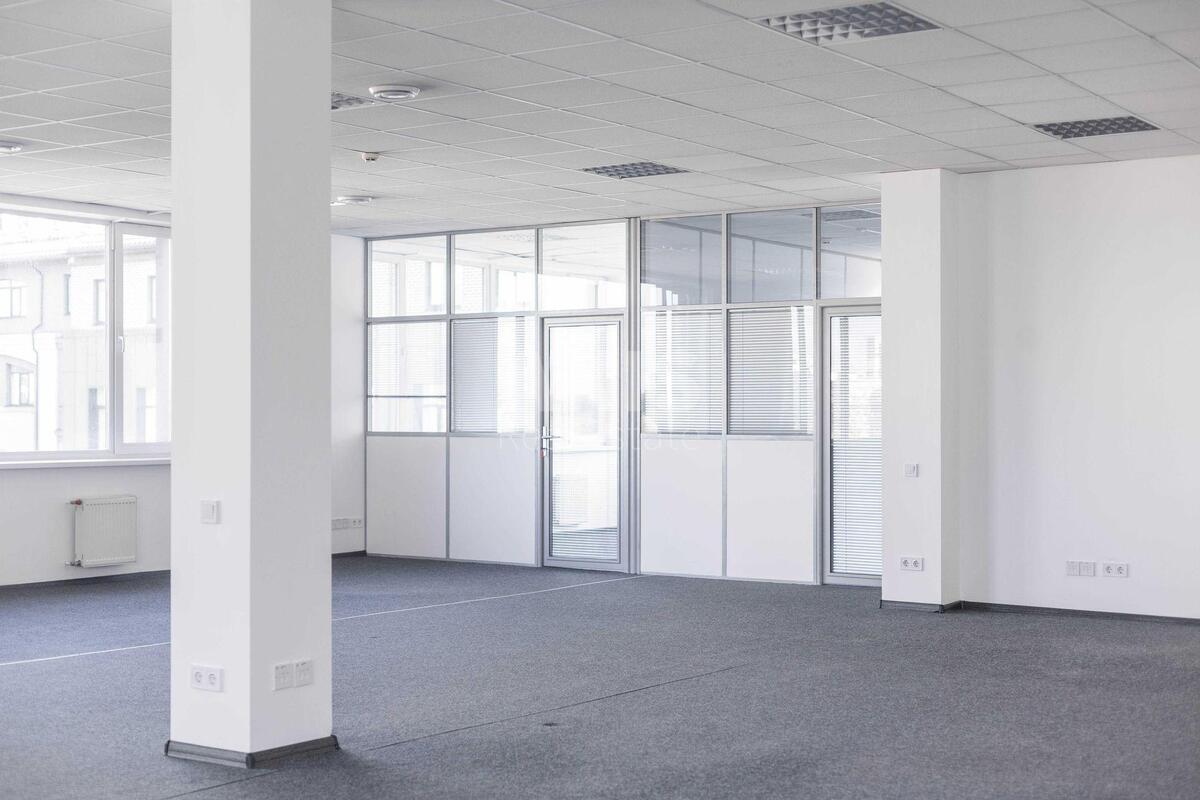 Office vul. Pymonenka Mykoly 13, 337m25