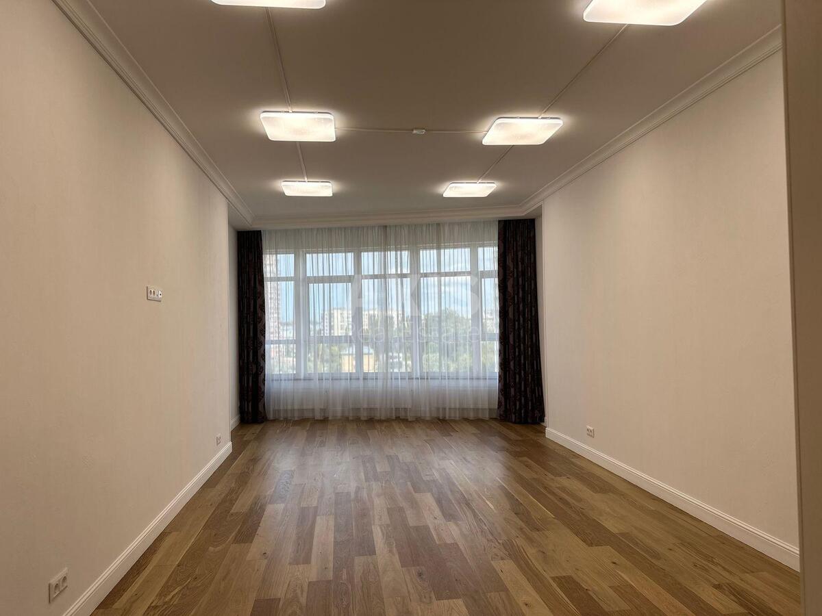3k apartment uzv. Klovs'kyj 72
