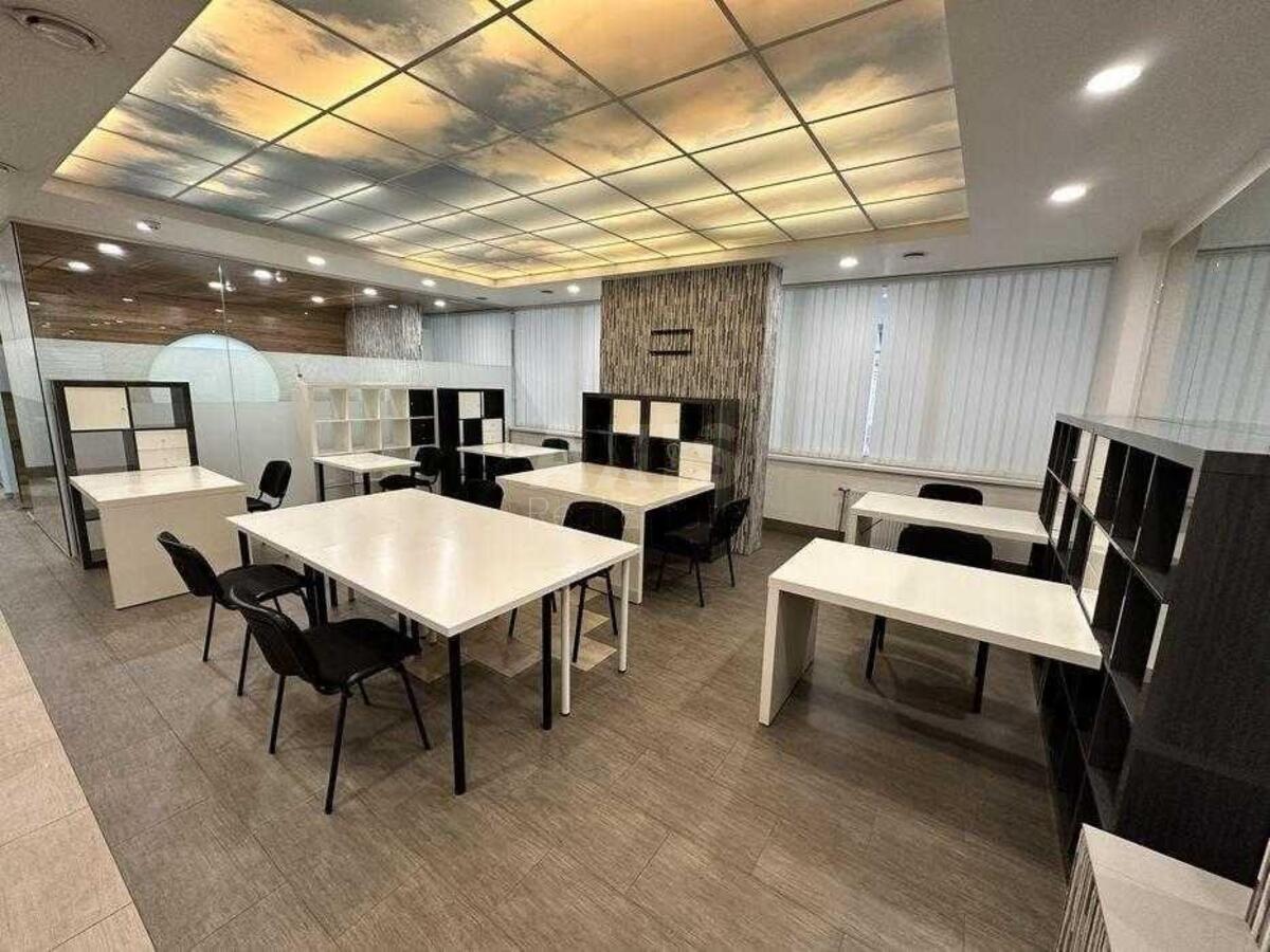 Office vul. Rustaveli Shota 11, 156m2