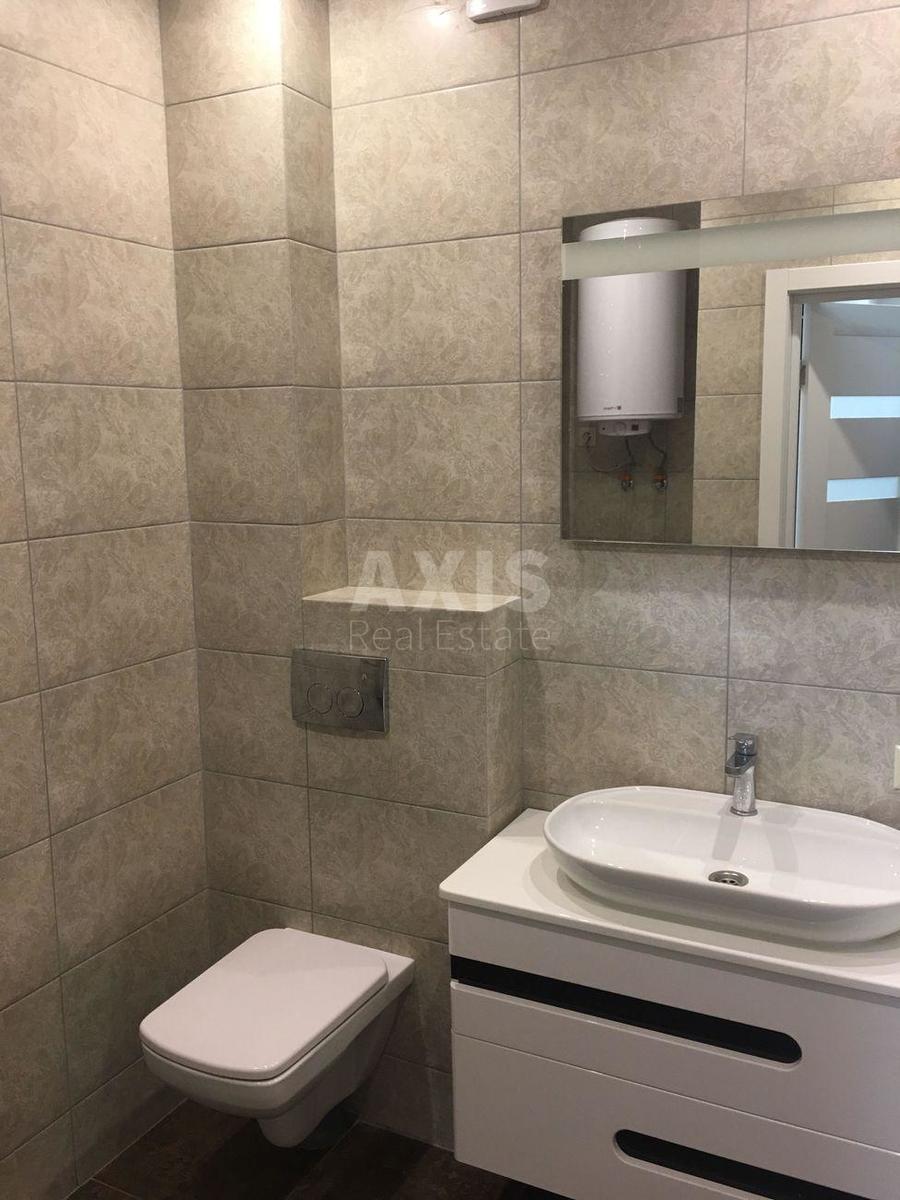 1k apartment vul. Lypkivs'kogo Vasylja Mytropolyta 33А2